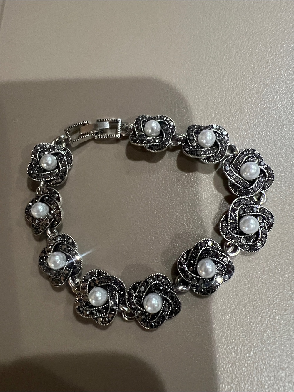 Vintage-Inspired Silver Pearl Link Bracelet